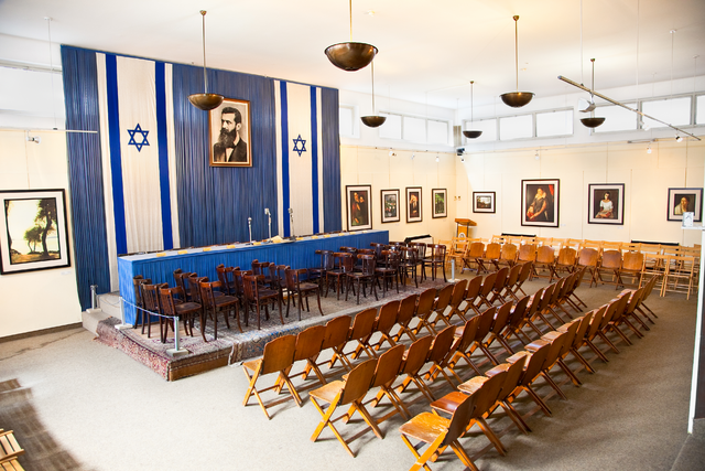 החברה החרדית